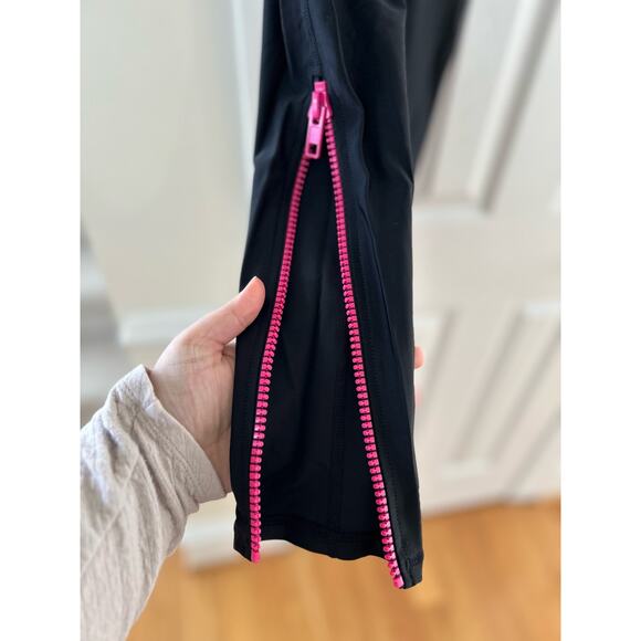 NWT Terez Black Full Length Legging with Hot Pink Ankle Zipper Detail - Picture 5 of 10